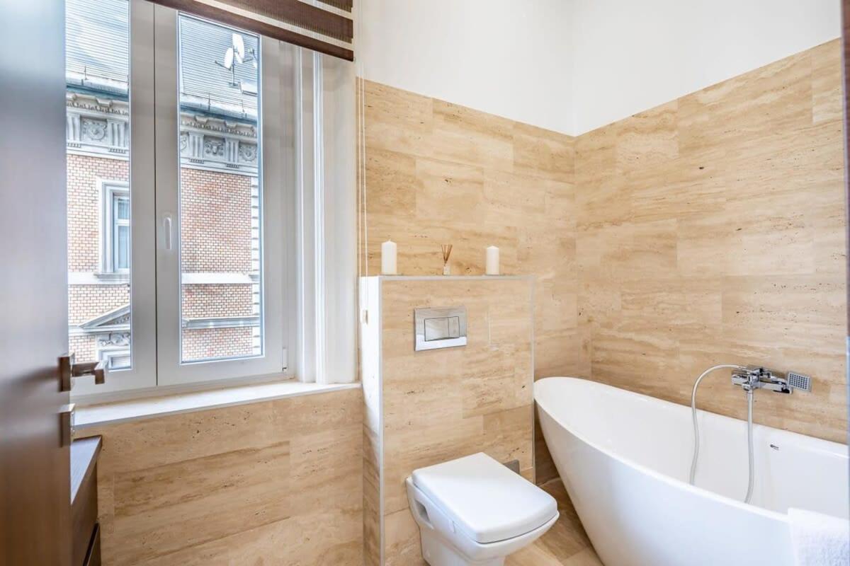 Splendid Perfectly Located Flat With Sauna Apartman Budapest Kültér fotó