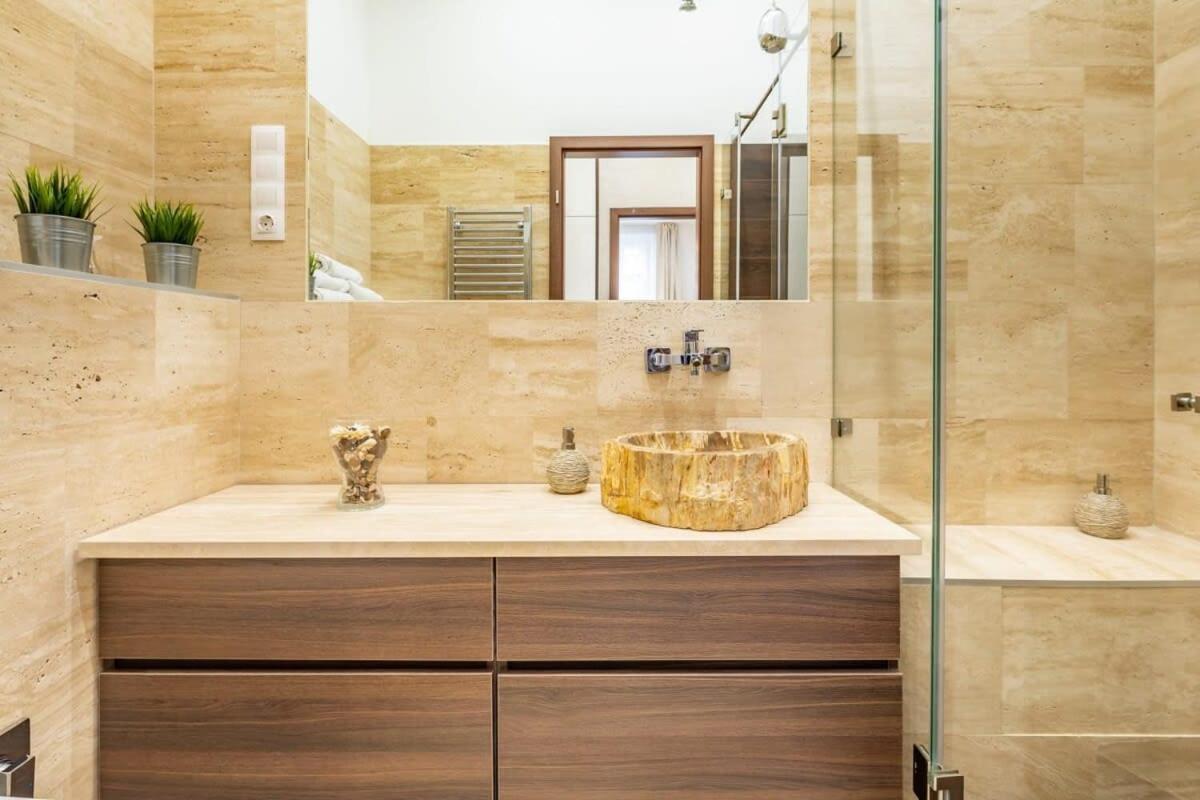 Splendid Perfectly Located Flat With Sauna Apartman Budapest Kültér fotó