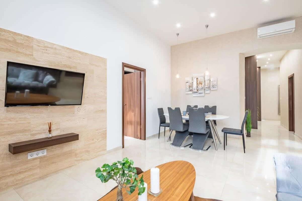 Splendid Perfectly Located Flat With Sauna Apartman Budapest Kültér fotó