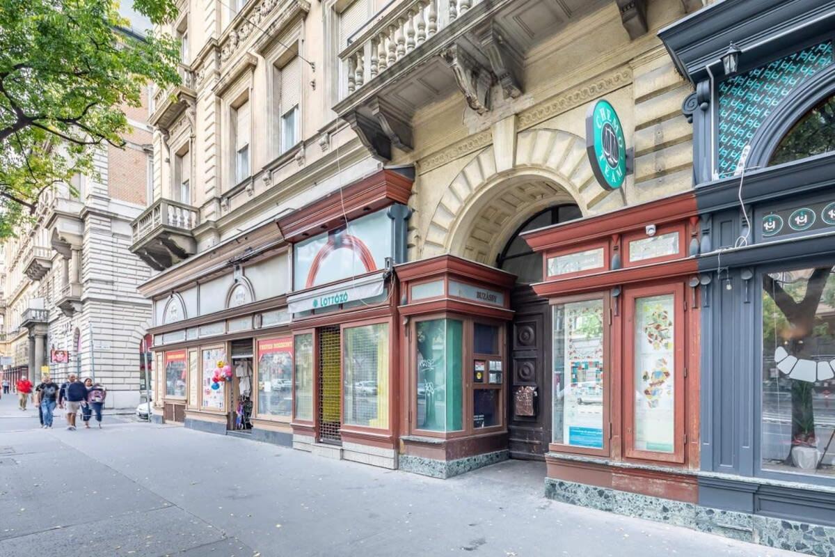 Splendid Perfectly Located Flat With Sauna Apartman Budapest Kültér fotó